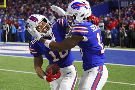 Allen and Bills offense reawaken in 32-6 rout of division rival Jets